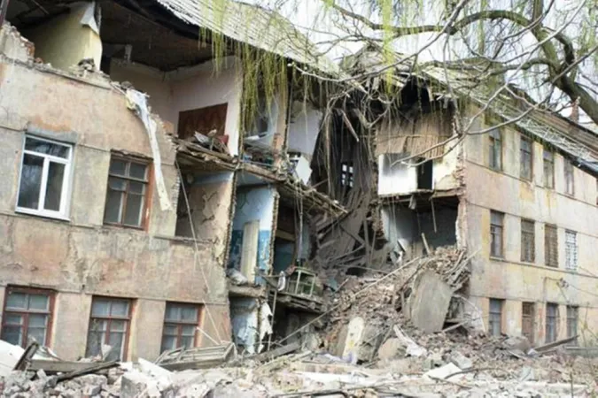 Zerstörte Häuser in der Region Donezk (Archivbild)
