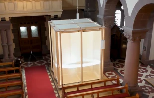 „Kirchenbox“ in der ehemaligen Mainzer Kapuzinerkirche / screenshot / YouTube / Bistum Mainz