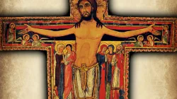 Fast zwei Meter hoch, und im byzantinischen Stil bemalt: Das berühmte Kreuz von San Damiano. / Wikipedia/CNA 