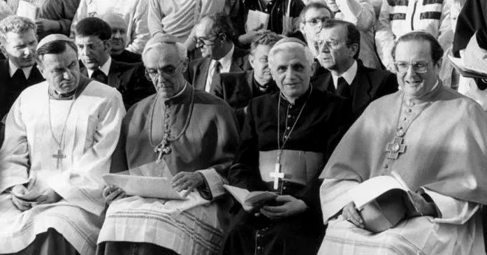 Dresden im Jahr 1987 (von links): Bischof Karl Lehmann, Bischof Gerhard Schaffran, Kardinal Joseph Ratzinger und Kardinal Joachim Meisner. 