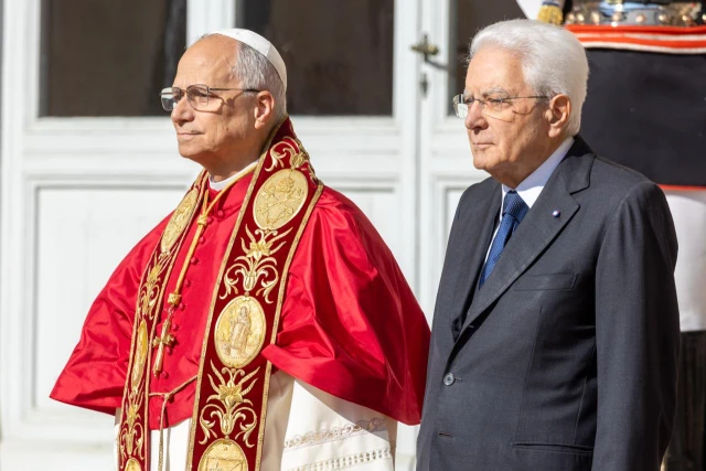 Papst Leo absolviert Antrittsbesuch bei italienischem Präsidenten Mattarella