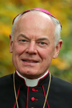 Der Bischofsvikar für Bioethik und Sozialpolitik, Weihbischof Anton Lobinger von Augsburg