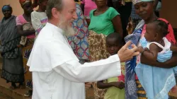 Pater Maccalli in einer Aufnahme vor seiner Entführung / Gesellschaft für Afrikamission