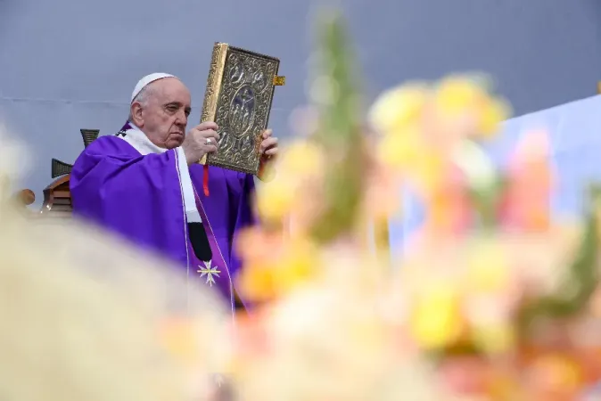 Papst Franziskus feiert die heilige Messe in der Hauptstadt Maltas am 3. April 2022