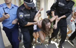 Eine Festnahme von Aktivistinnen. / ACI Prensa via Facebook Femen France