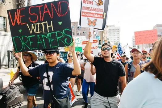 Demonstration in Los Angeles für die Rechte der Migranten und zugunsten von DACA / Flickr Molly Adams