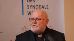 Der Vorsitzende der deutschen Bischofskonferenz, Kardinal Reinhard Marx, bei einer Pressekonferenz um "Synodalen Weg". / Rudolf Gehrig