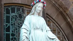 Statue der Muttergottes / Foto: Maria Oswalt / Unsplash