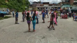 Spielende Kinder im Viertel La Dolorita (Referenzbild).  / MCR Venezuela
