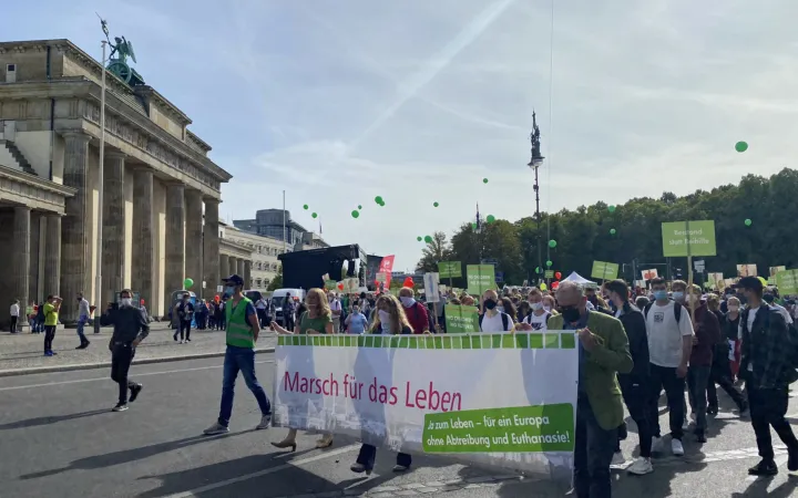 Der Marsch für das Leben 2020 vor dem Brandenburger Tor in Berlin.
