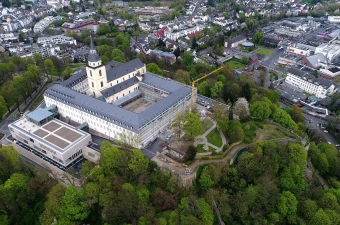 Ehemalige Benediktinerabtei auf dem Michaelsberg in Siegburg / Wolkenkratzer / Wikimedia Commons (CC BY-SA 4.0)