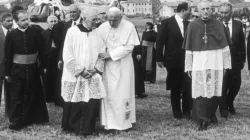 DIe Ankunft des heiligen Papstes Johannes Paul II. in Riese im Jahr 1985 / parrocchiariesepiox.it