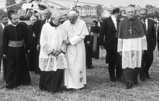 DIe Ankunft des heiligen Papstes Johannes Paul II. in Riese im Jahr 1985 / parrocchiariesepiox.it