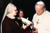 Eine weibliche Führungskraft in einer angeblich sexistischen Kirche: Mutter Angelica