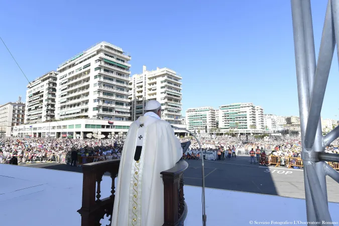 75.000 Gläubige kamen zur Eucharistiefeier mit dem Papst.