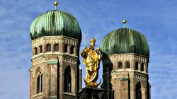 Die Mariensäule in München: Tausende feierten zu ihren Füßen am 13. Mai 2017 das 100-jährige Jubiläum der Weihe Bayerns an die Muttergottes. / Nino Barbieri via Wikimedia (CC BY-SA 2.5)