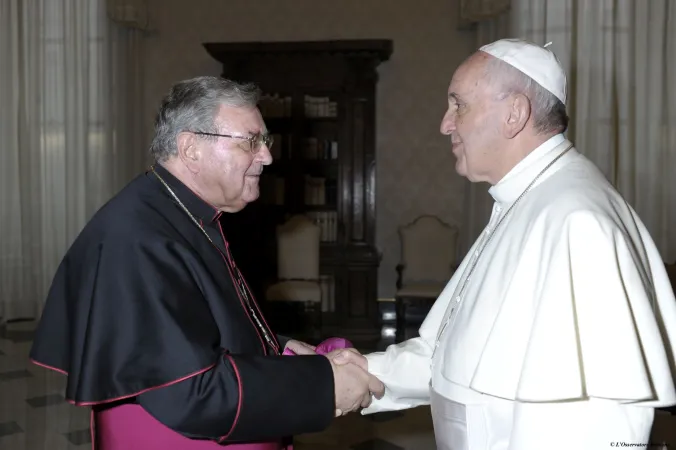 Bischof Mussinghoff bei einer Begegnung mit Papst Franziskus