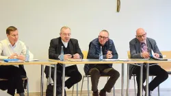Pater Hans-Michael Hürter, Weihbischof Christoph Hegge, Werner Heckmann und Karl Render (von links) stellten das "neue Leitungsmodell" vor. / Bistum Münster