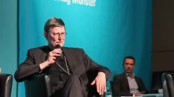 Beim Podium "Religion als Störfaktor in der Gesellschaft" hat Kardinal Rainer Maria Woelki seine Bedenken gegen das Papier der Deutschen Bischofskonferenz noch einmal bekräftigt. / www.Katholikentag.de