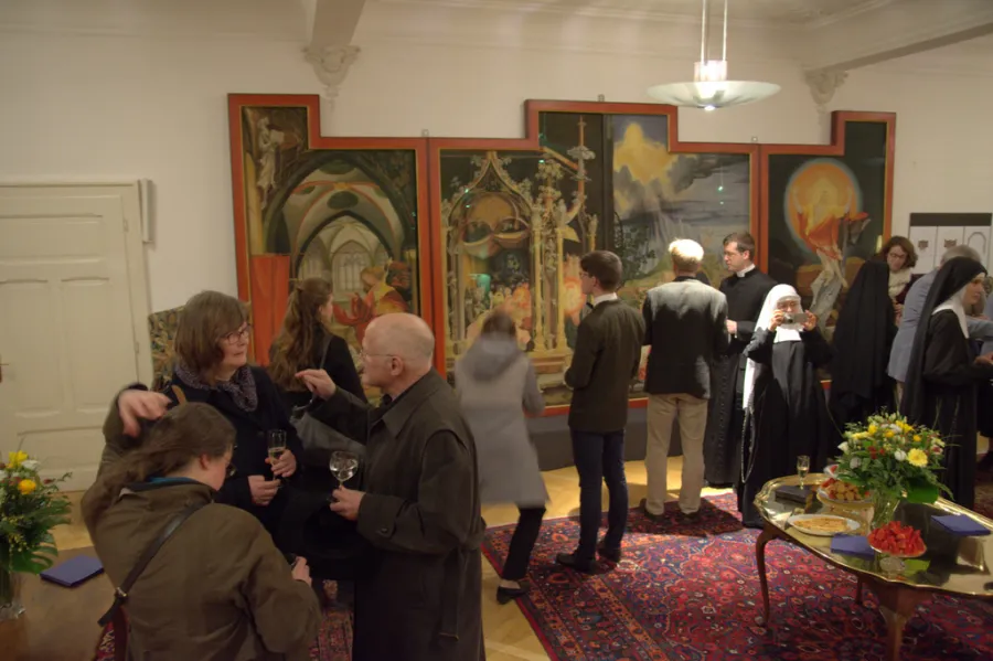 Am Karsamstag 2018 wurde im Kloster das Kunstwerk Besuchern gezeigt.