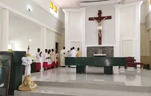 Ostersonntagsmesse in der Pfarrei St. Franziskus Xavier Owo der Diözese Ondo in Nigeria / Bistum Ondo