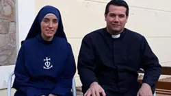 Pfarrer Javier Olivera und Schwester Marie de la Sagasse / Mit freundlicher Genehmigung
