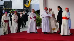 Begrüßung des Heiligen Vaters durch die Bischöfe / Mercedes De La Torre