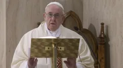 Papst Franziskus predigt in der Kapelle des Domus Sanctae Marthae  / Vatican Media / CNA Deutsch