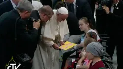 Papst Franziskus beim Besuch der Prokozim Kinderklinik am 29. Juli 2016. / CTV via YouTube (screenshot)