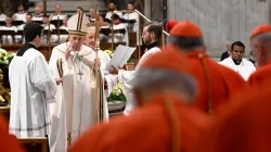 Papst Franziskus mit Kardinälen / Vatican Media