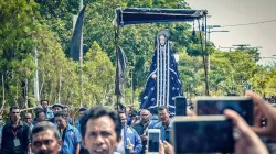 Marianische Prozession katholischer Christen auf Flores, in der Provinz der kleinen Sundainseln, Indonesien / Alfonso Giostanov/Creative Commons/Wikimedia