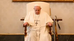 Papst Franziskus bei der Ausstrahlung der Generalaudienz am 31. März 2021 aus dem Apostolischen Palast im Vatikan / Vatican Media 