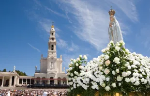 Die berühmte Pilgerstätte: Am 13. Juli 1917 ereignete sich hier die dritte Marienerscheinung. / Fatima via Peregrinacion Portugal