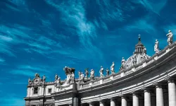 Blick auf den Petersdom im Vatikan / Xavier Coiffic / Unsplash