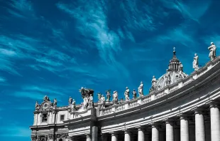 Blick auf den Petersdom im Vatikan / Xavier Coiffic / Unsplash