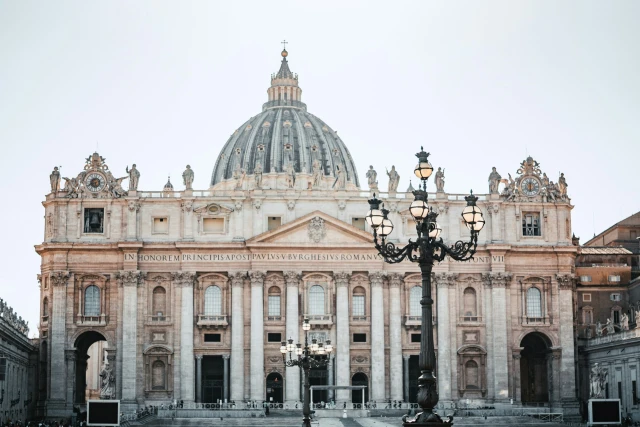 Papst Leo hebt von Franziskus eingeführte Mittelbeschaffung des Heiligen Stuhls auf