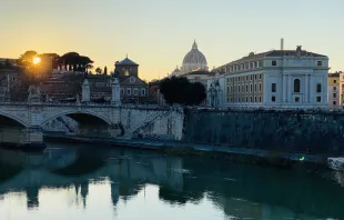 Blick über Tiber auf den Petersdom in Rom. / Rudolf Gehrig / CNA Deutsch