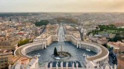 Blick auf den Petersplatz und Rom / Alan Liu / Unsplash