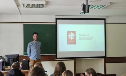 Simon Schwarz mit Studenten / Caritas in Litauen