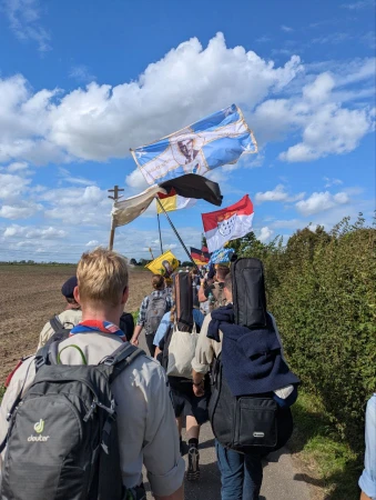Fußwallfahrt der Priesterbruderschaft St. Petrus 2025 von Köln nach Kevelaer