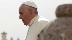 Papst Franziskus bei der Generalaudienz auf dem Petersplatz am 13. April 2016. / CNA/Daniel Ibanez