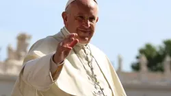 Papst Franziskus bei der Generalaudienz auf dem Petersplatz am 22. Juni 2016 / CNA / Daniel Ibanez