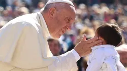Papst Franziskus bei der Generalaudienz am 20. April 2016 / Daniel Ibanez / CNA Deutsch