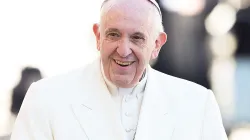 Papst Franziskus bei der Generalaudienz auf dem Petersplatz am 8. November 2017 / CNA / Daniel Ibanez
