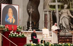 Papst Franziskus bei der Gebetsvigil im Petersdom am 5. Mai 2016. / CNA/Daniel Ibanez