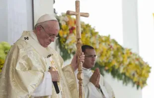 Papst Franziskus feiert die heilige Messe in Guayaquil in Ecuador am 6. Juli 2015. / CNA / L'Osservatore Romano