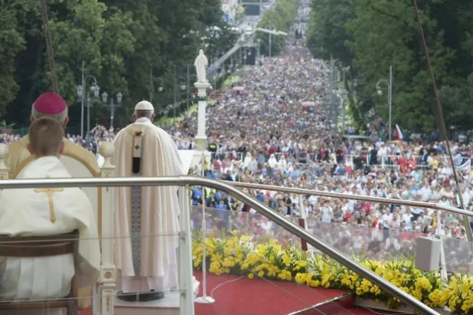 Papst Franziskus feiert die Heilige Messe am Schrein von Tschenstochau am 28. Juli 2016.