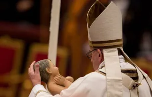 Papst Franziskus bei der Feier der Christmette am 24. Dezember 2017 / CNA / Daniel Ibanez