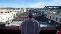 Papst Franziskus beim Erteilen des Weihnachtssegens am 25. Dezember 2018 / Vatican Media / CNA Deutsch