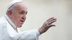 Papst Franziskus auf dem Petersplatz am 26. Februar 2020. / Daniel Ibanez / CNA Deutsch 